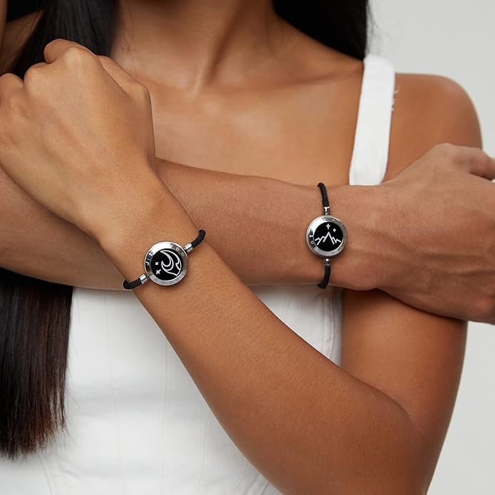 TOTWOO Long Distance Touch Bracelets for Couples, Smart Light & Vibration Love Jewelry, Long Distance Valentines Day Gifts for Him Her Women Men, One-to-One Bluetooth Pairing via App