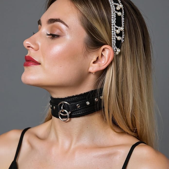 Choker Collar for Women, Gothic Punk Neckace Fashion Jewerly Adjustable Leather Collar with Alloy Buckle