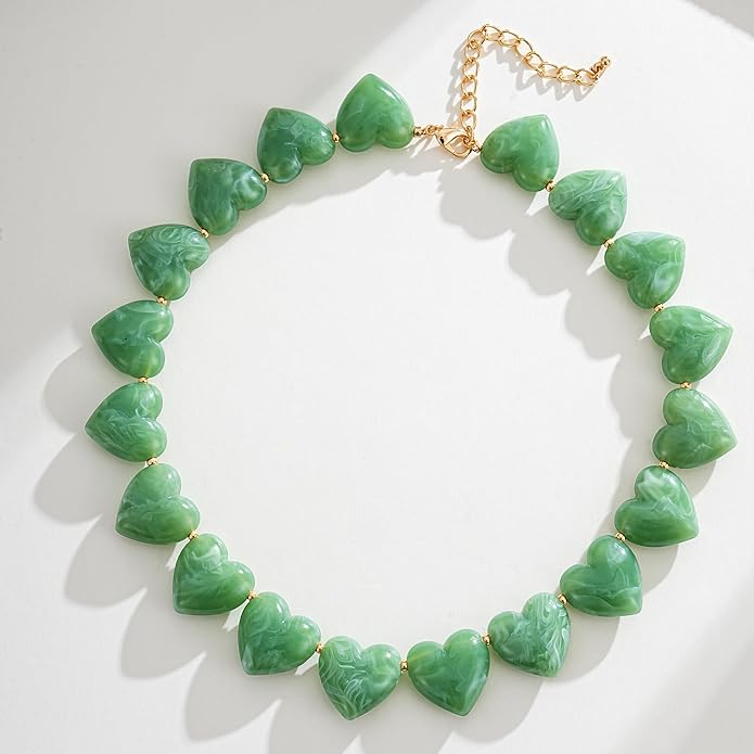 YUJIE Amber Acrylic Heart Choker Necklace for Women Vintage Punk Chunky Necklace Trendy Fashion Accessory