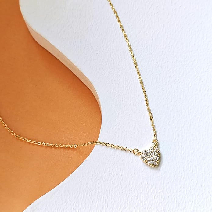 Zeffy Dainty Gold Heart Necklace for Women Trendy 14K Gold/Silver Plate Cute Heart Pendant Choker Necklaces Gold Love Heart Chain Necklace for Women Dainty Gold Jewelry Gifts for Women