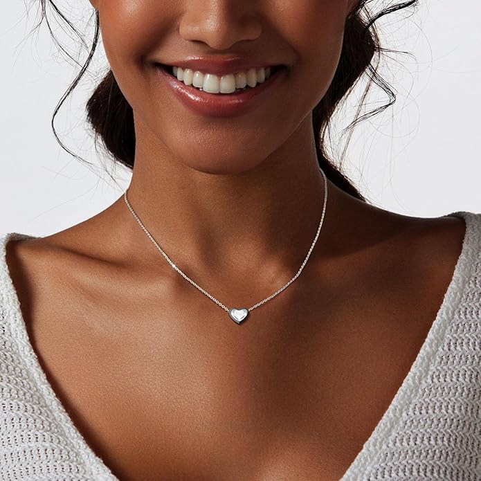 Cute Heart Necklace for Women Gold/Silver Plated Heart Pendant Choker Necklaces Tendy Love Heart Chain Necklace Dainty Gold/Silver Necklace Jewelry Gifts for Women