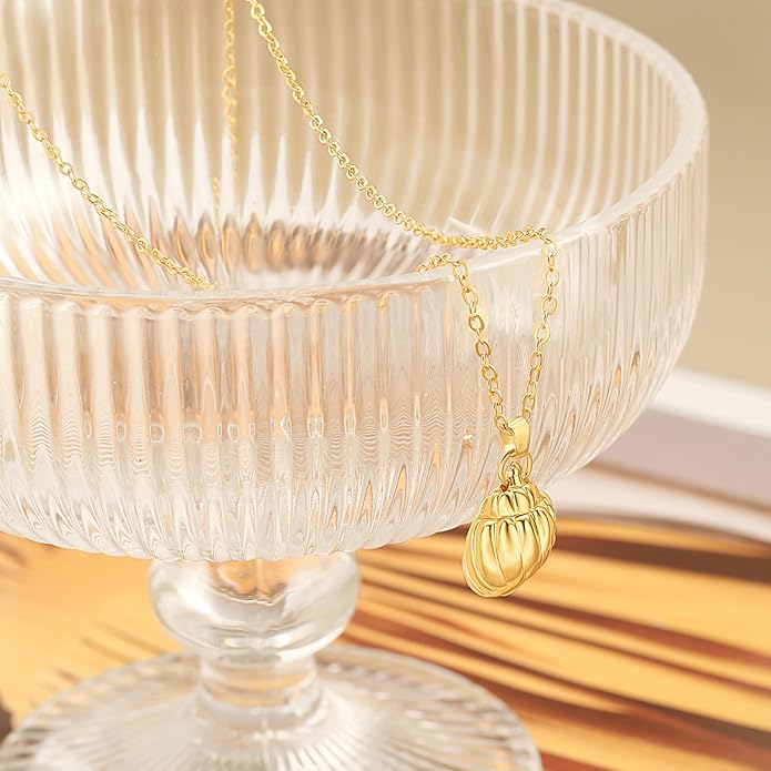 Natural Seashell Shell Scallop Pendant Choker Necklace Adjustable 18K Gold Plated Cable Chain Handmade Jewelry for Women Girls