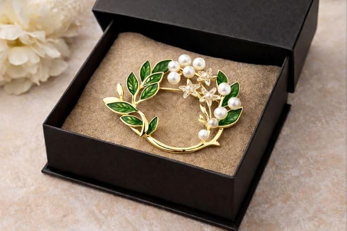 Nice You Helen Premium Crystal Flower Brooch Pin for Women – Vintage Rhinestone Jewelry Accessory, Elegant Gift-Ready Brooch for Dresses, Scarves & Special Occasions