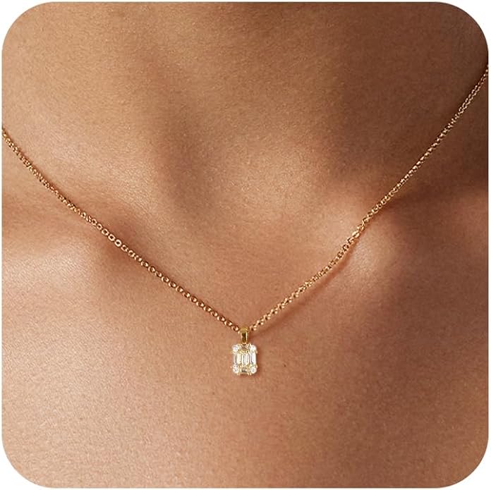 Diamond Pendant Necklace for Women, Dainty Gold Necklace 18k Gold Plated Paperclip Choker Necklaces Cute Open Oval Necklaces Simple Gold Necklace Jewelry Gifts for Women Trendy