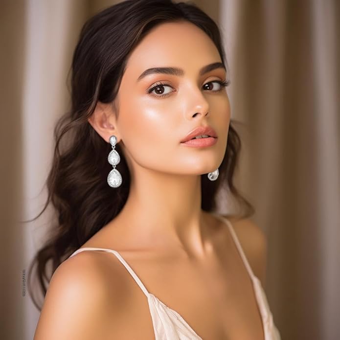 Vintage Rhinestone Teardrop Dangle Earrings Long Dangling Drop Earrings Crystal Chandelier Earrings for Women Wedding Bridal Prom