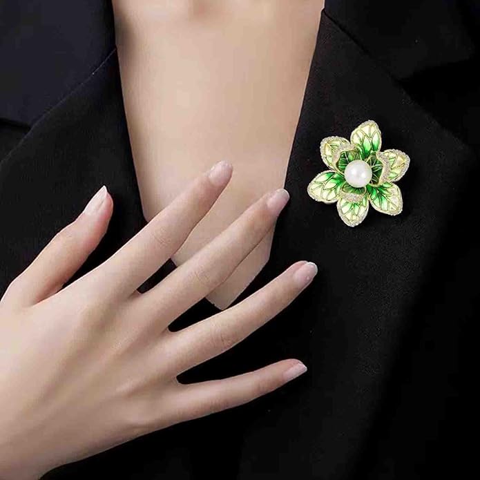Crystal Pearl Flower Brooches Pins Fashion Beautiful Created Rhinestone Floral Brooch Good Idea for Party Dance Wedding Banquet for Elegant Women Girl