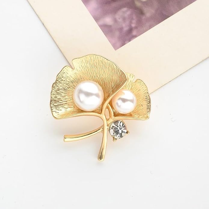 Autumn Leaf Pin - Gold-plated Rhinestone Leaf Brooch for Women - Fall Lapel Pin Jewelry Gift for Wife Mom