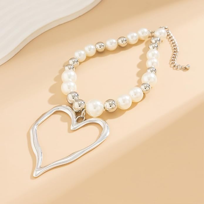 Unique Big Chunky Gold Heart Beads Necklace for Women, Charm Large Thick Hollow Love Heart Pendant Beaded Chain Choker Necklaces Party Y2K Jewelry Gift