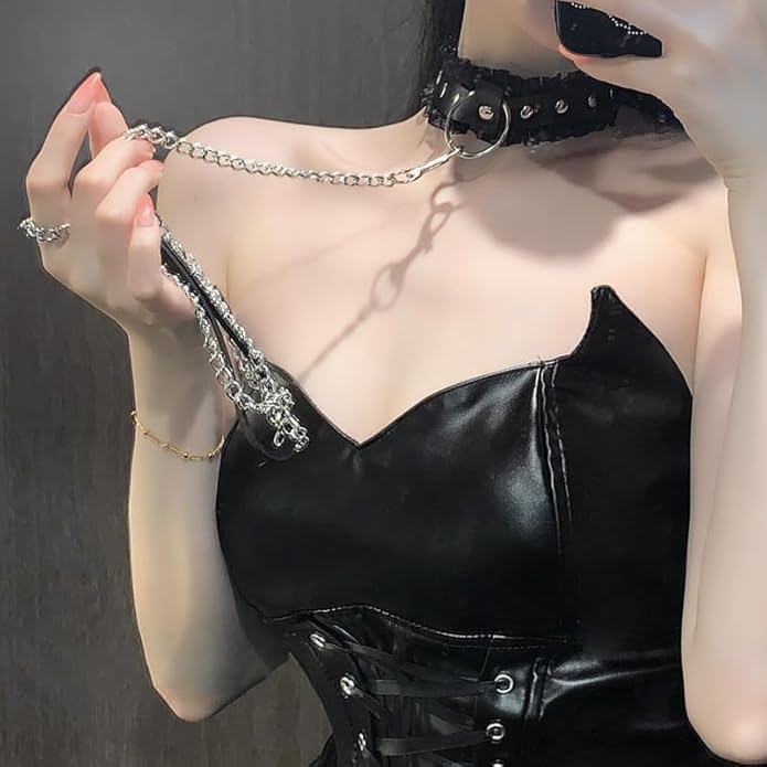 Gothic Heart Pendant Choker Necklace with Chain, Black Leather Collar, Silver Metal Hardware