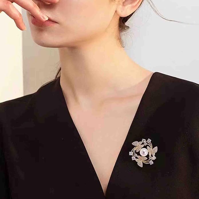 Crystal Pearl Flower Brooches Pins Fashion Beautiful Created Rhinestone Floral Brooch Good Idea for Party Dance Wedding Banquet for Elegant Women Girl