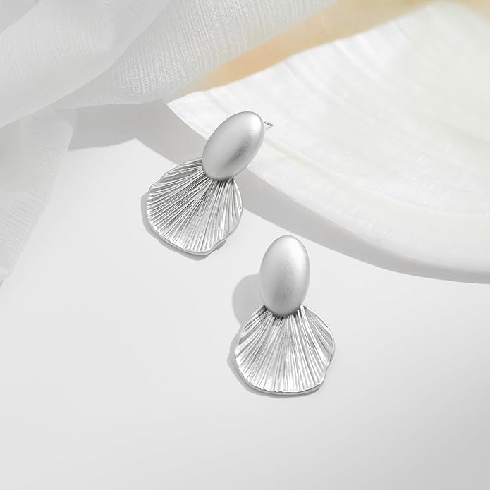 Gold Plated Earrings Dangle Chunky Fan-shaped Earrings Shell Earring for Women Two-Tone Fashion Statement Jewelry