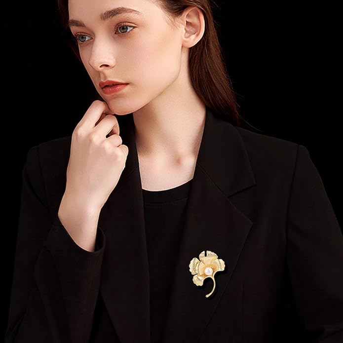 Leaf Brooches Rhinestone Freshwater Pearls Ginkgo Leaves Brooch Pin 18k Gold Plated Leaves Lapel Pins Jewelry Valentine's Day Birthday Gifts for Women Girls