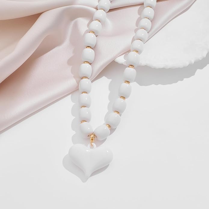 Large Acrylic Heart Necklaces for Women Chunky Puffy Heart Pendant Necklace Exaggerated Statement Love Beaded Choker Necklace Jewelry