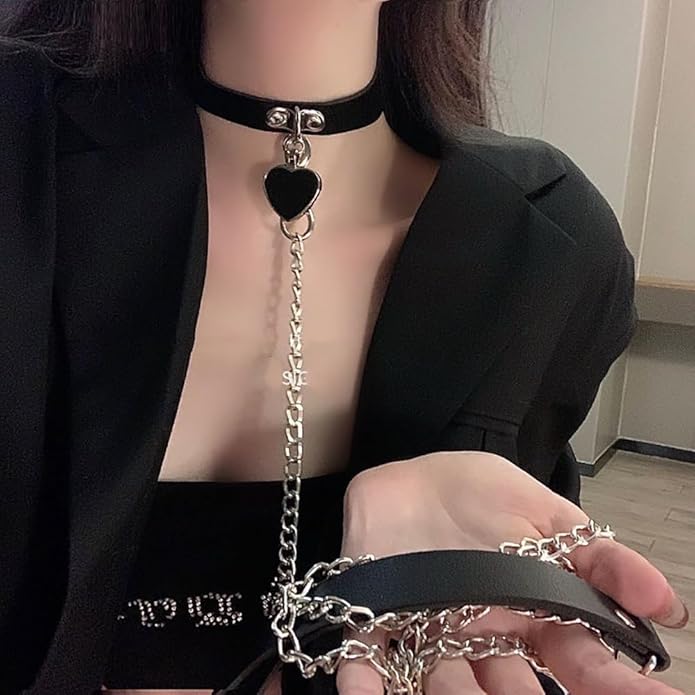Gothic Heart Pendant Choker Necklace with Chain, Black Leather Collar, Silver Metal Hardware