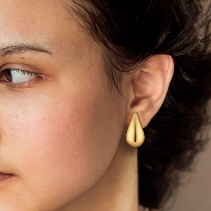 Wgoud 6 Pairs Gold Hoop Earrings Set for Women, 14K Gold Plated Hypoallergenic Lightweight Chunky Open Huggie Hoops Earrings Jewelry for Gifts.