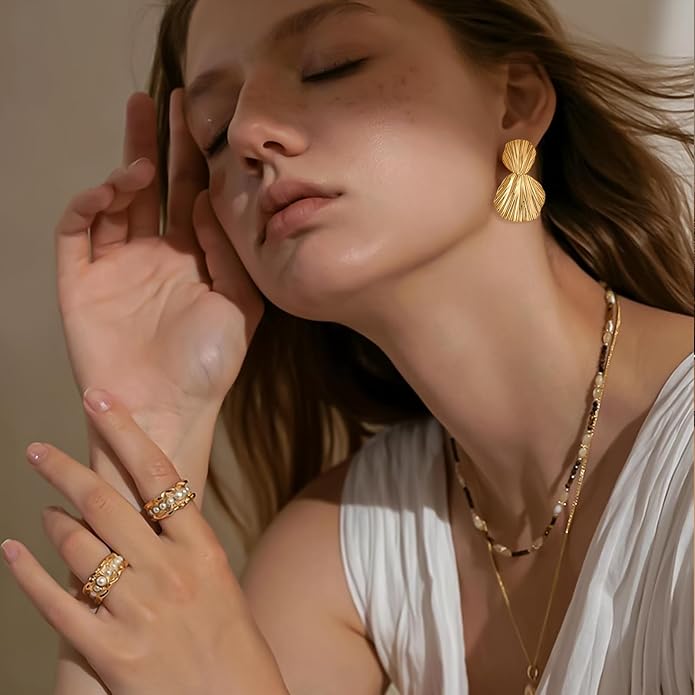 Gold Plated Earrings Dangle Chunky Fan-shaped Earrings Shell Earring for Women Two-Tone Fashion Statement Jewelry