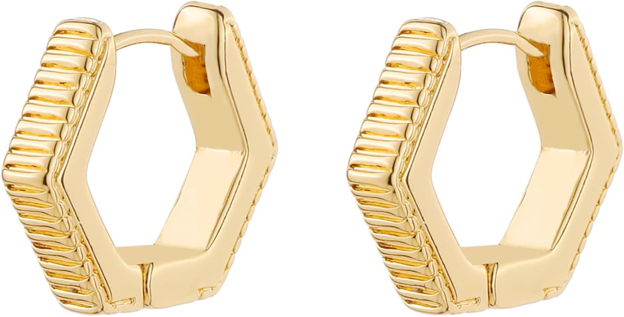 Wgoud 6 Pairs Gold Hoop Earrings Set for Women, 14K Gold Plated Hypoallergenic Lightweight Chunky Open Huggie Hoops Earrings Jewelry for Gifts.