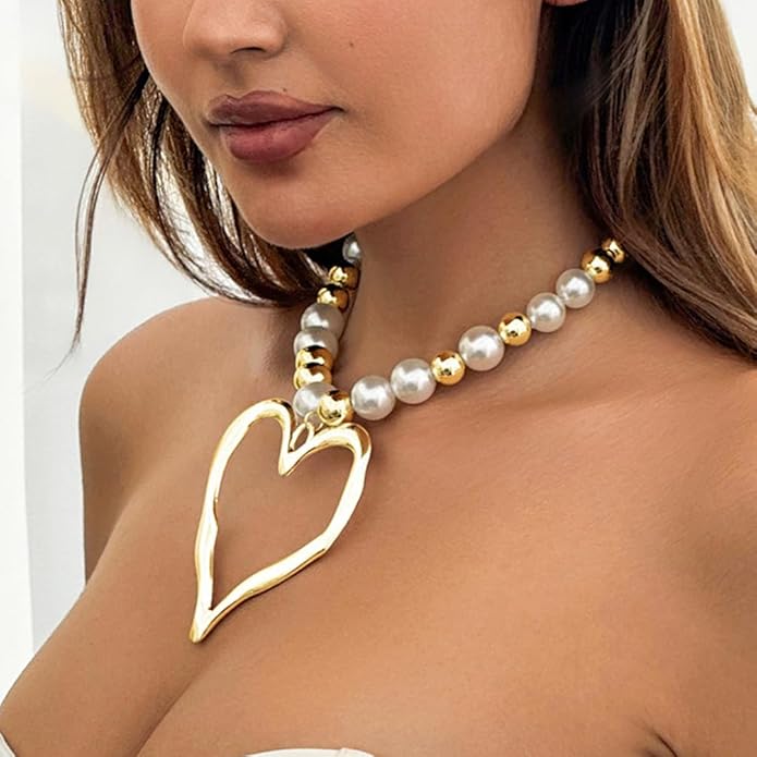 Unique Big Chunky Gold Heart Beads Necklace for Women, Charm Large Thick Hollow Love Heart Pendant Beaded Chain Choker Necklaces Party Y2K Jewelry Gift