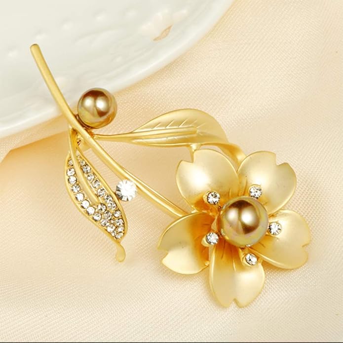 Crystal Pearl Flower Brooches Pins Fashion Beautiful Created Rhinestone Floral Brooch Good Idea for Party Dance Wedding Banquet for Elegant Women Girl
