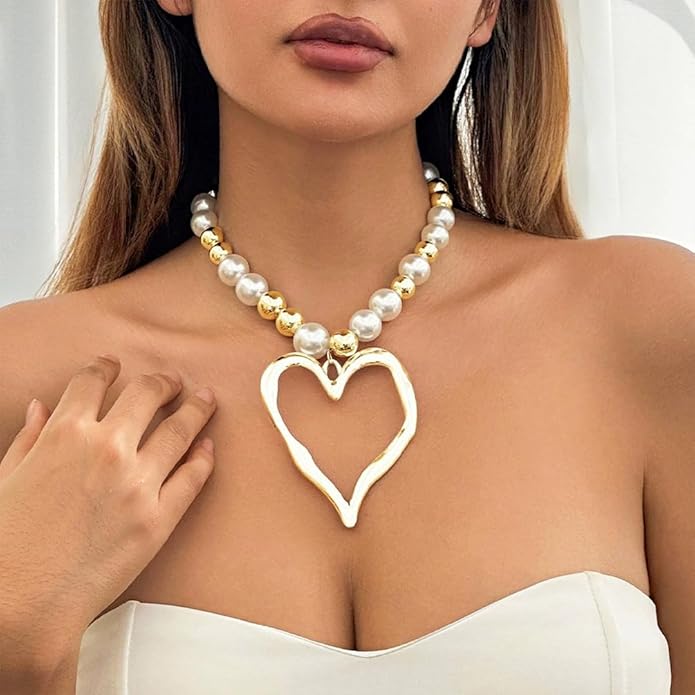 Unique Big Chunky Gold Heart Beads Necklace for Women, Charm Large Thick Hollow Love Heart Pendant Beaded Chain Choker Necklaces Party Y2K Jewelry Gift