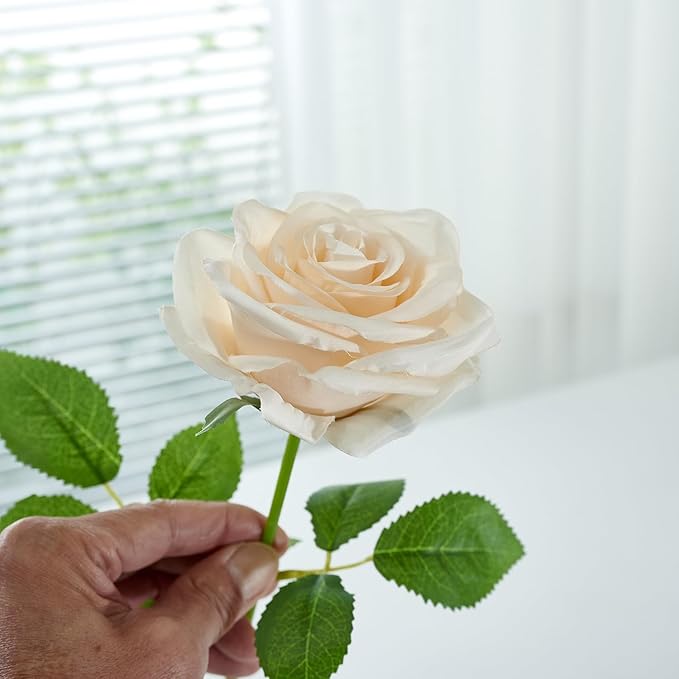 50Pcs Champagne Roses Artificial Flowers Artificial Silk Roses Bulk,Fake Roses Flower with Stems Realistic Flowers for Wedding Centerpiece Home Party Decor