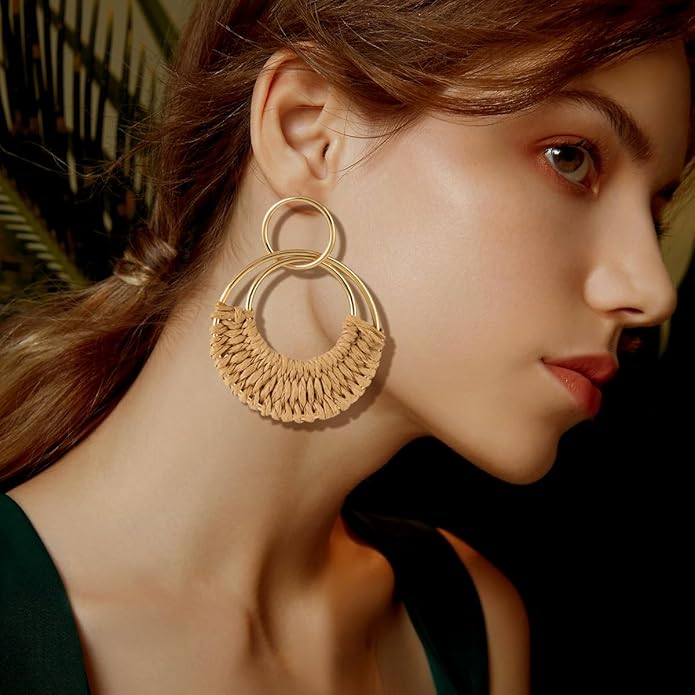 Handmade Raffia Hoop Earrings Statement Tropical Bohemian Straw Dangle Earrings Natural Rattan Vacation Style Round Earrings for Women Summer Beach Party Essential Jewelry