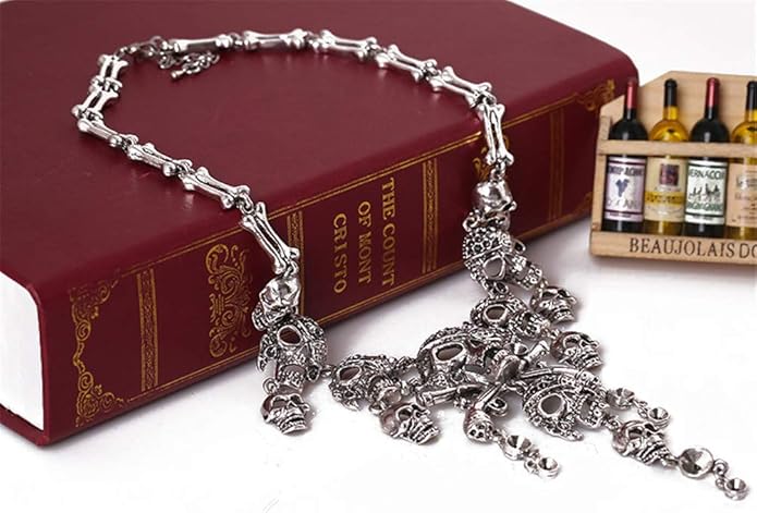 Jewelry Fashion Multi-Level Pirate Skull Tassel Charm Necklace Collar Bib for Women Horror Necklace Punk
