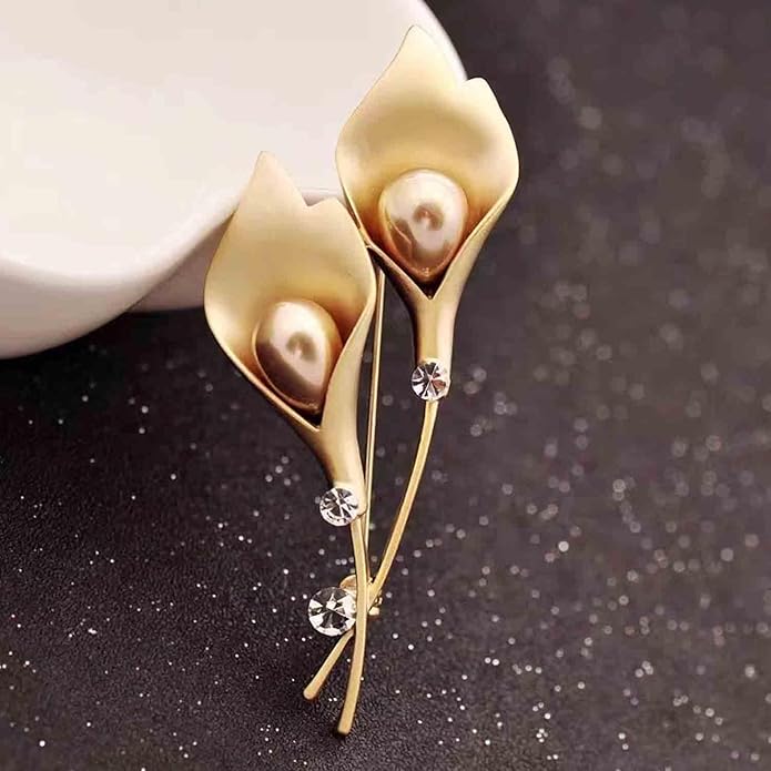 Crystal Pearl Flower Brooches Pins Fashion Beautiful Created Rhinestone Floral Brooch Good Idea for Party Dance Wedding Banquet for Elegant Women Girl