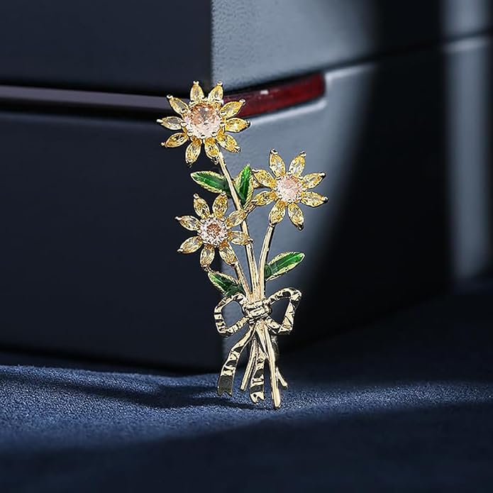 14K Gold Daisy Brooch with Crystal Inlay - Bright Bouquet Flower Crystal Brooch,Ideal Gift for Her on Special Occasions