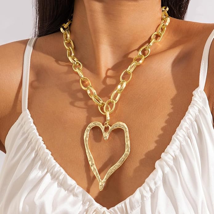 Y2k Large Heart Necklaces for Women Chunky Big Heart Pendant Necklace Exaggerated Layered Love Pearl Choker Necklace Set Dainty Statement Jewelry Gift