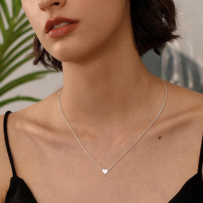 Cute Heart Necklace for Women Gold/Silver Plated Heart Pendant Choker Necklaces Tendy Love Heart Chain Necklace Dainty Gold/Silver Necklace Jewelry Gifts for Women