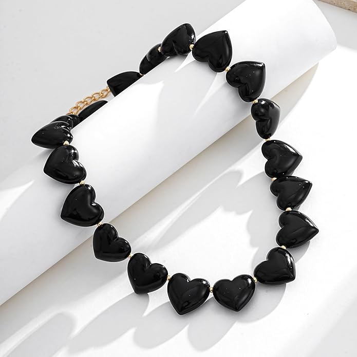 YUJIE Amber Acrylic Heart Choker Necklace for Women Vintage Punk Chunky Necklace Trendy Fashion Accessory