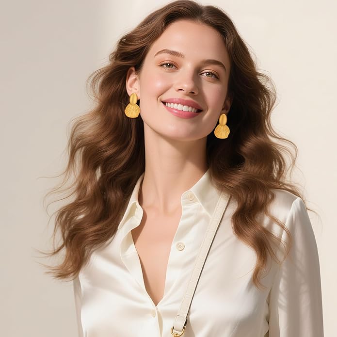 Gold Plated Earrings Dangle Chunky Fan-shaped Earrings Shell Earring for Women Two-Tone Fashion Statement Jewelry