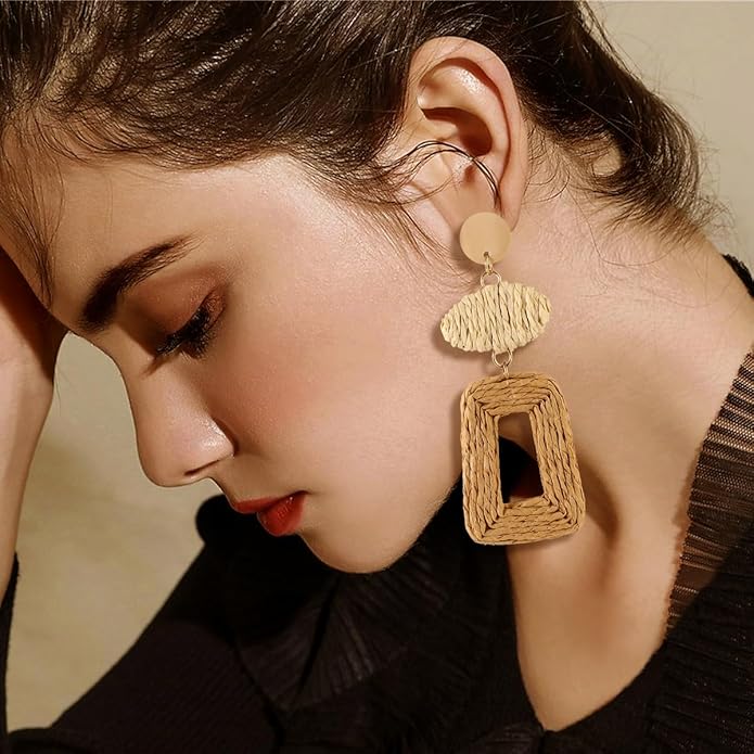 Handmade Raffia Hoop Earrings Statement Tropical Bohemian Straw Dangle Earrings Natural Rattan Vacation Style Round Earrings for Women Summer Beach Party Essential Jewelry