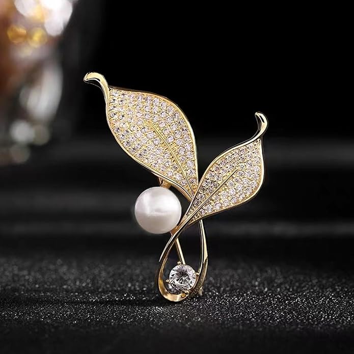 Crystal Pearl Flower Brooches Pins Fashion Beautiful Created Rhinestone Floral Brooch Good Idea for Party Dance Wedding Banquet for Elegant Women Girl