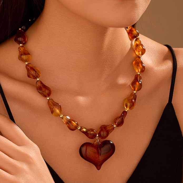 GZQ Chunky Gold Heart Necklace for Women, Acrylic Beaded Chain with Puff Heart Adjustable Clasp, Perfect for Daily Wear Party Date Streetwear Outfits Fashion Jewelry Gift