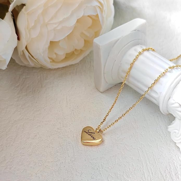Zeffy Dainty Gold Heart Necklace for Women Trendy 14K Gold/Silver Plate Cute Heart Pendant Choker Necklaces Gold Love Heart Chain Necklace for Women Dainty Gold Jewelry Gifts for Women