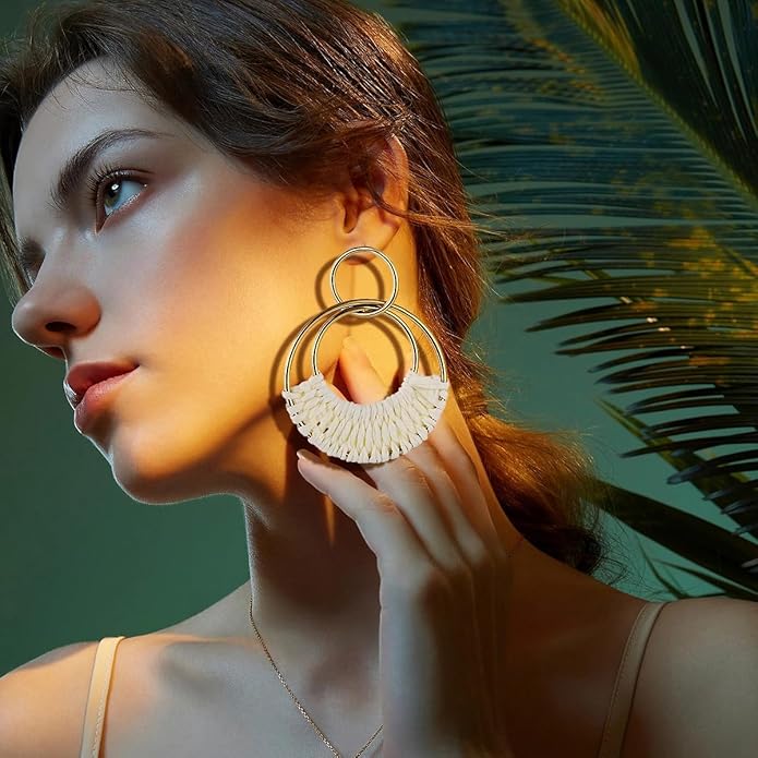 Handmade Raffia Hoop Earrings Statement Tropical Bohemian Straw Dangle Earrings Natural Rattan Vacation Style Round Earrings for Women Summer Beach Party Essential Jewelry