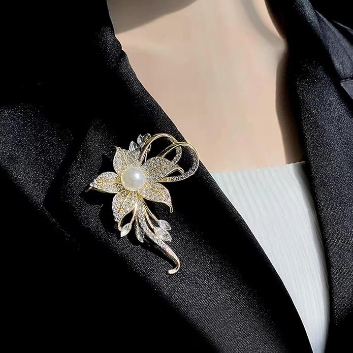 Crystal Pearl Flower Brooches Pins Fashion Beautiful Created Rhinestone Floral Brooch Good Idea for Party Dance Wedding Banquet for Elegant Women Girl