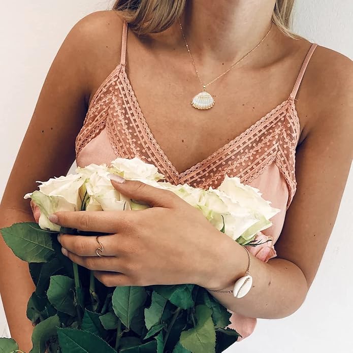 Natural Seashell Shell Scallop Pendant Choker Necklace Adjustable 18K Gold Plated Cable Chain Handmade Jewelry for Women Girls