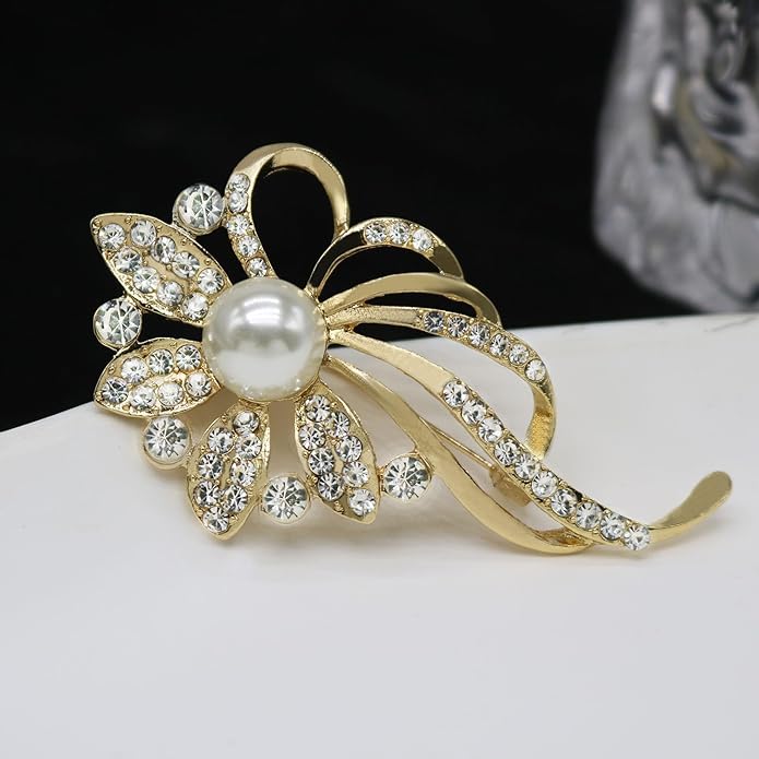 Crystal Pearl Flower Brooches Pins Fashion Beautiful Created Rhinestone Floral Brooch Good Idea for Party Dance Wedding Banquet for Elegant Women Girl