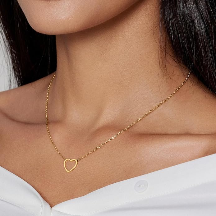 Zeffy Cute Heart Necklace 18k Gold/Silver Plated Tiny Heart Pendant Choker Necklaces Gold Love Heart Chain Necklace for Women Dainty Gold Jewelry Valentines Day Gifts for Women Girls Teen Girls