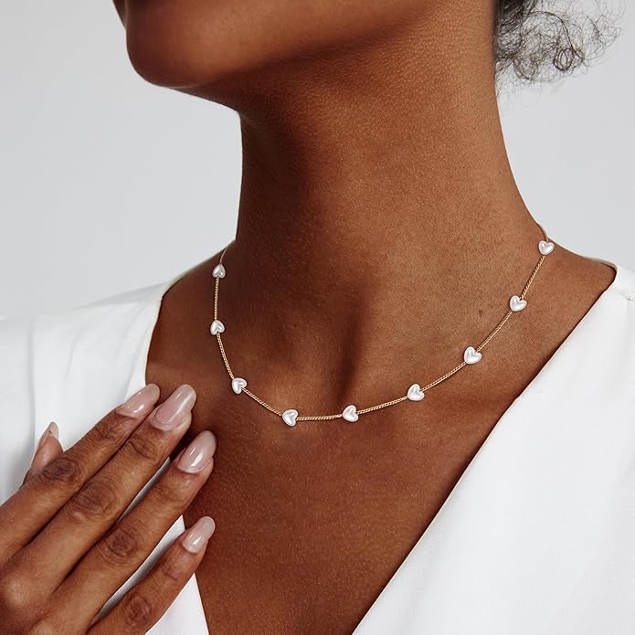 Zeffy Dainty Gold Heart Necklace for Women Trendy 14K Gold/Silver Plate Cute Heart Pendant Choker Necklaces Gold Love Heart Chain Necklace for Women Dainty Gold Jewelry Gifts for Women