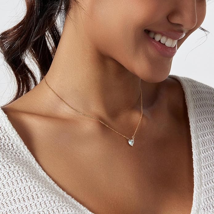 Diamond Pendant Necklace for Women, Dainty Gold Necklace 18k Gold Plated Paperclip Choker Necklaces Cute Open Oval Necklaces Simple Gold Necklace Jewelry Gifts for Women Trendy