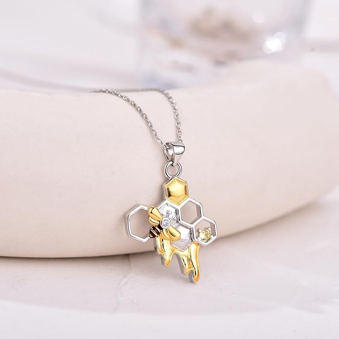 Flower Necklace Tulip/Sunflower/Daisy/Bee Pendant Necklaces Jewelry for Women Mom Gifts