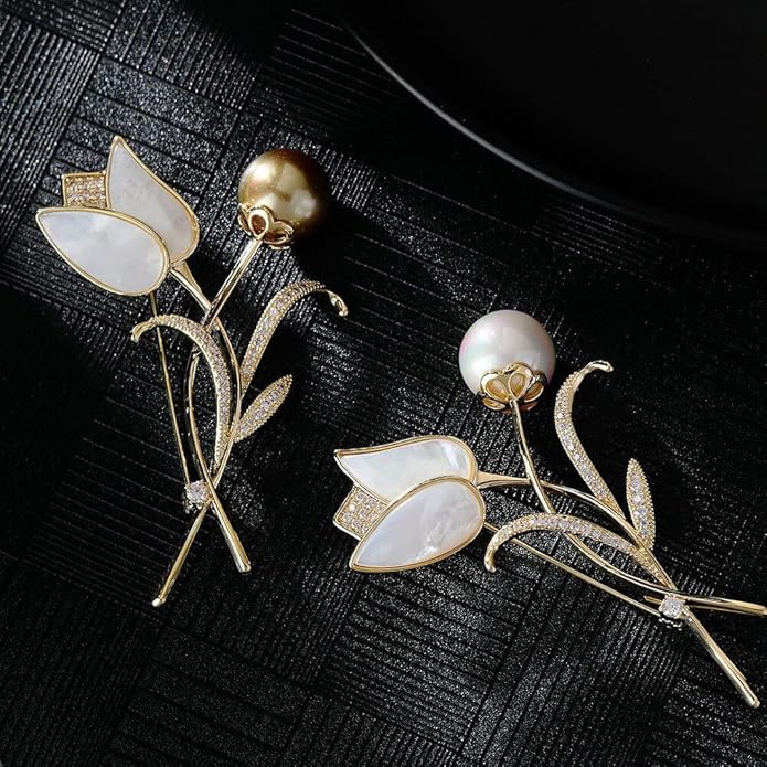 Rhinestone Flower Brooch Austrian Crystal Flower Pin 18k Gold Plated Floral Brooch Lapel Pin Jewelry Mother's Day Birthday Gifts for Mom Wife