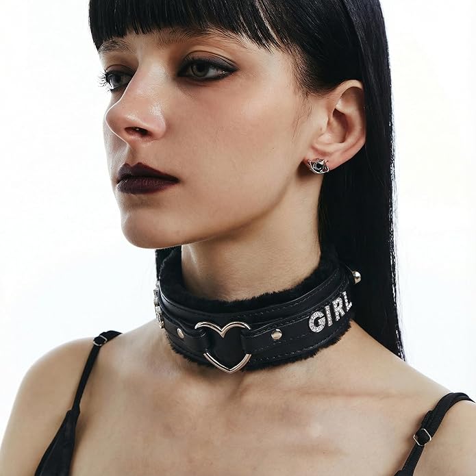 Leather Heart O-ring Collar Necklace for Women, Adjustable Gothic Punk Collar with Letters Soft Furry Choker Jewelry