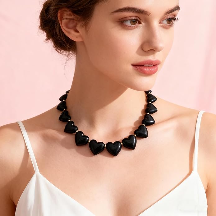YUJIE Amber Acrylic Heart Choker Necklace for Women Vintage Punk Chunky Necklace Trendy Fashion Accessory