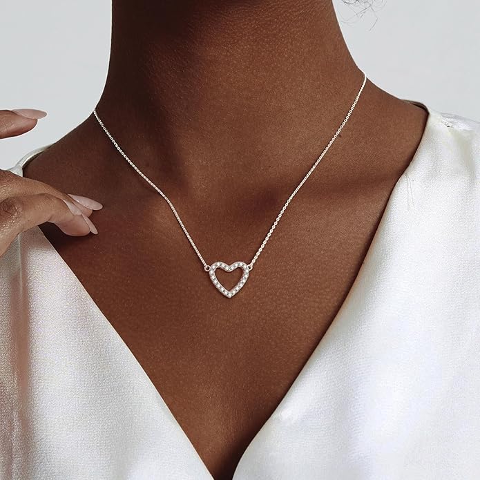 Heart Necklace for Women Gold/Silver Plated Trendy Heart Choker Lover Pendant Hypoallergenic Fashion Gold/Silver Necklace for Women Love Jewelry Gift for Women Girlfriend