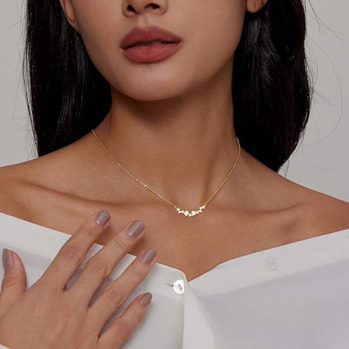 Diamond Pendant Necklace for Women, Dainty Gold Necklace 18k Gold Plated Paperclip Choker Necklaces Cute Open Oval Necklaces Simple Gold Necklace Jewelry Gifts for Women Trendy
